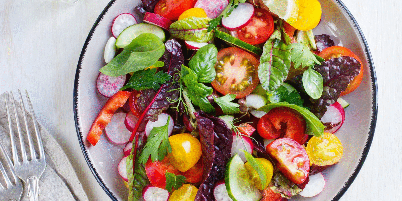healthy salad with fresh summer vegetables